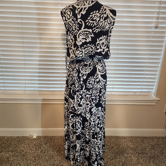 Elegant Blue Patterned Maxi Dress - Picture 8 of 10